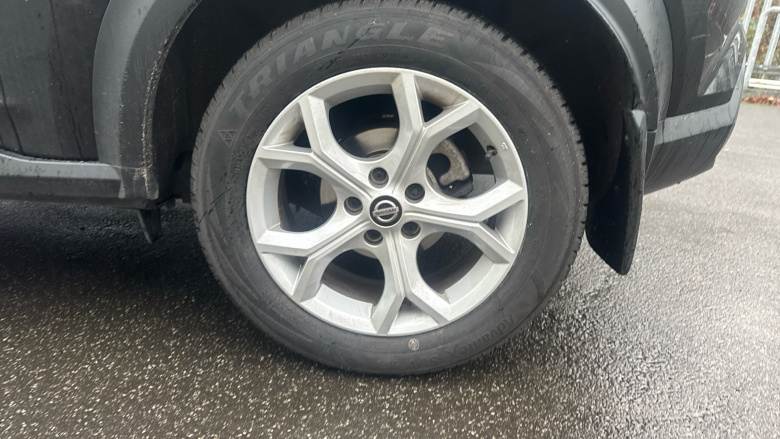 Nissan Juke 1.0 DiG-T N-Connecta 5dr Petrol Hatchback